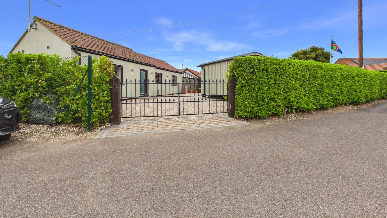 Bedehouse Bank, Bourne, PE10, photo 57