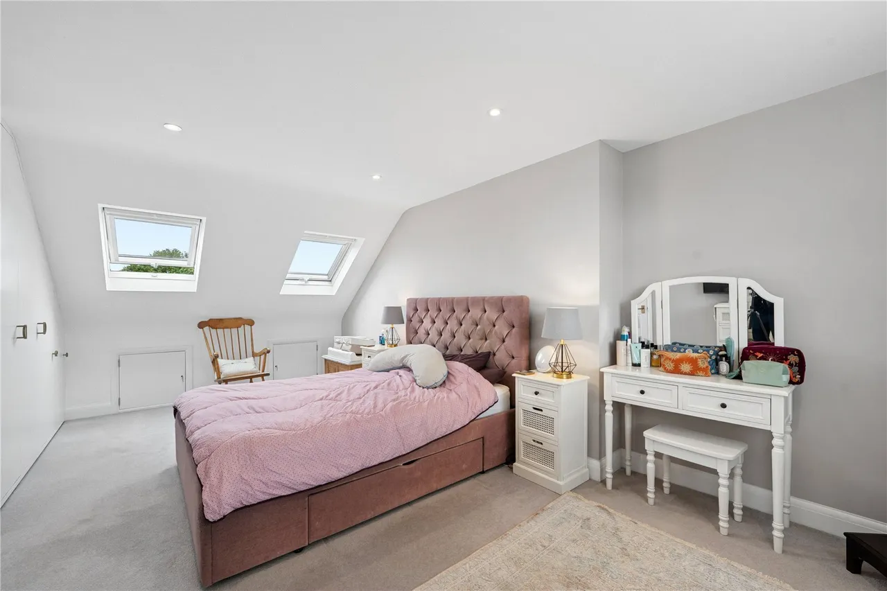Manor Lane, Sunbury-On-Thames, TW16, photo 6