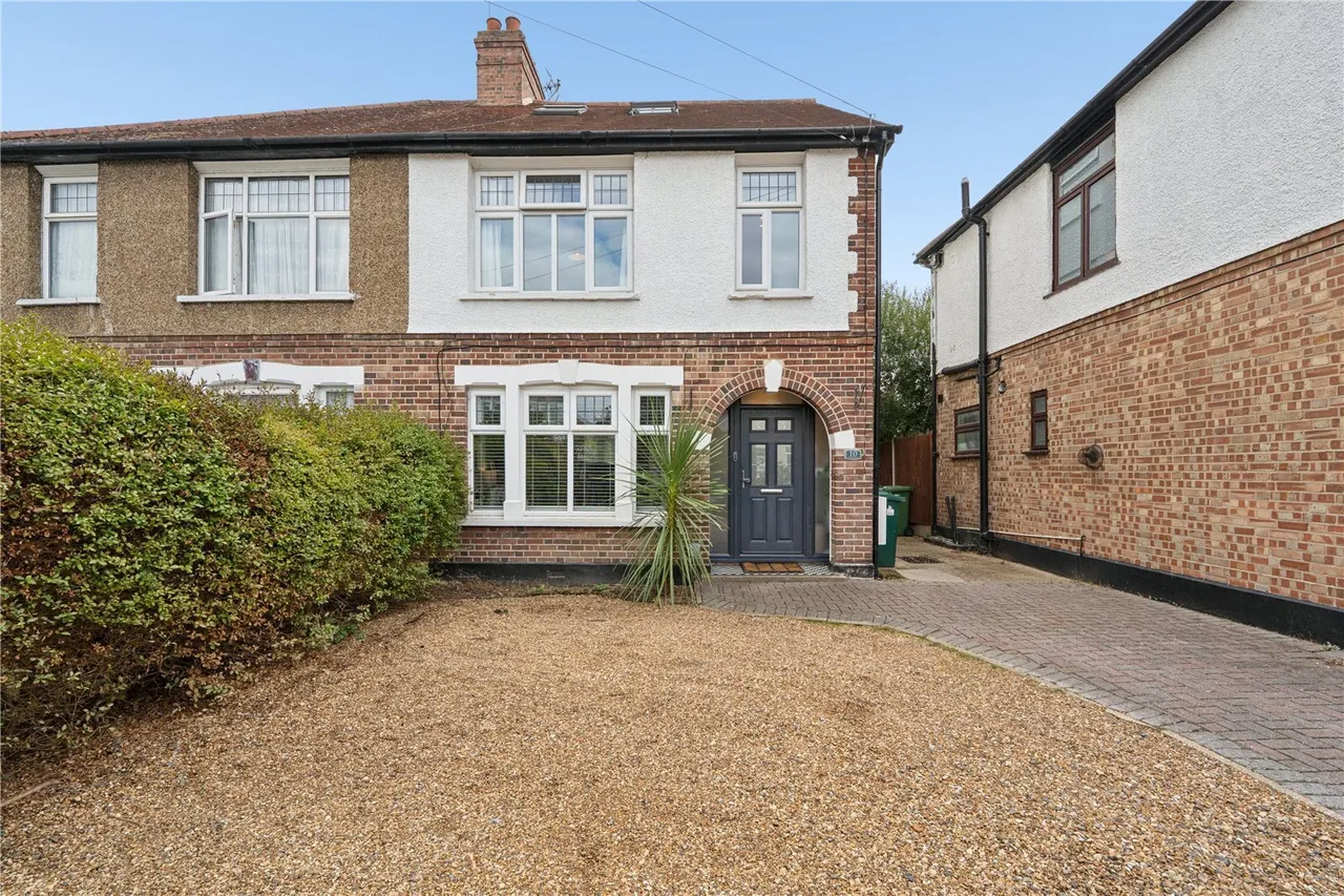 4 bed house for sale, Manor Lane, Sunbury-On-Thames, TW16