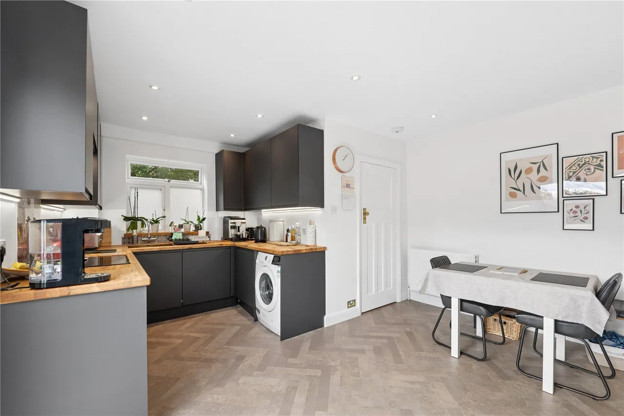 Manor Lane, Sunbury-On-Thames, TW16, photo 5