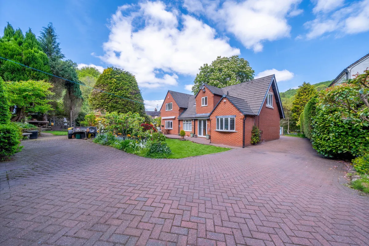 4 bed house for sale, Station Road, Alton Stoke-on-trent, ST10