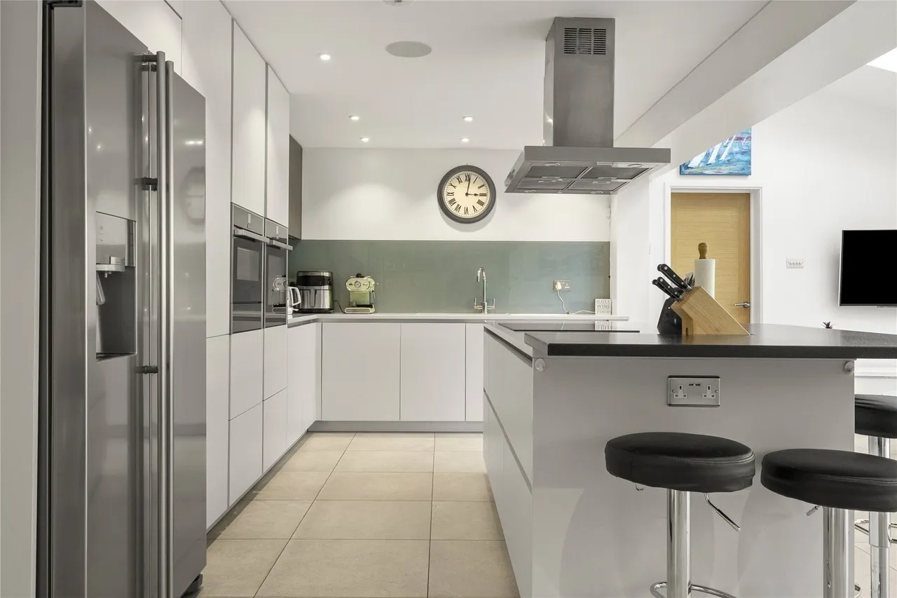 Woodend Park, Cobham, KT11, photo 4
