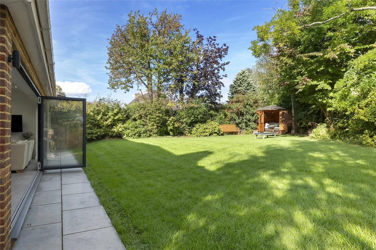 Woodend Park, Cobham, KT11, photo 14