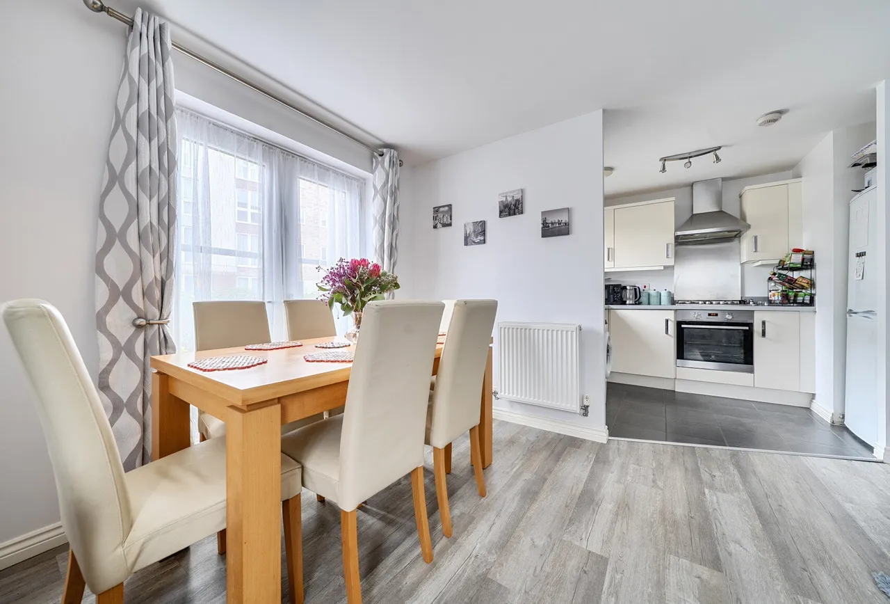 Normandy Drive, Gloucestershire, Yate, BS37 4FJ, photo 3