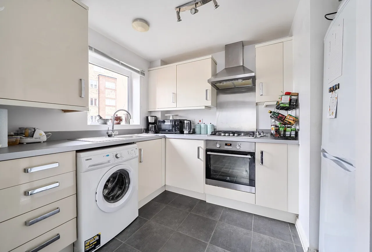 Normandy Drive, Gloucestershire, Yate, BS37 4FJ, photo 5