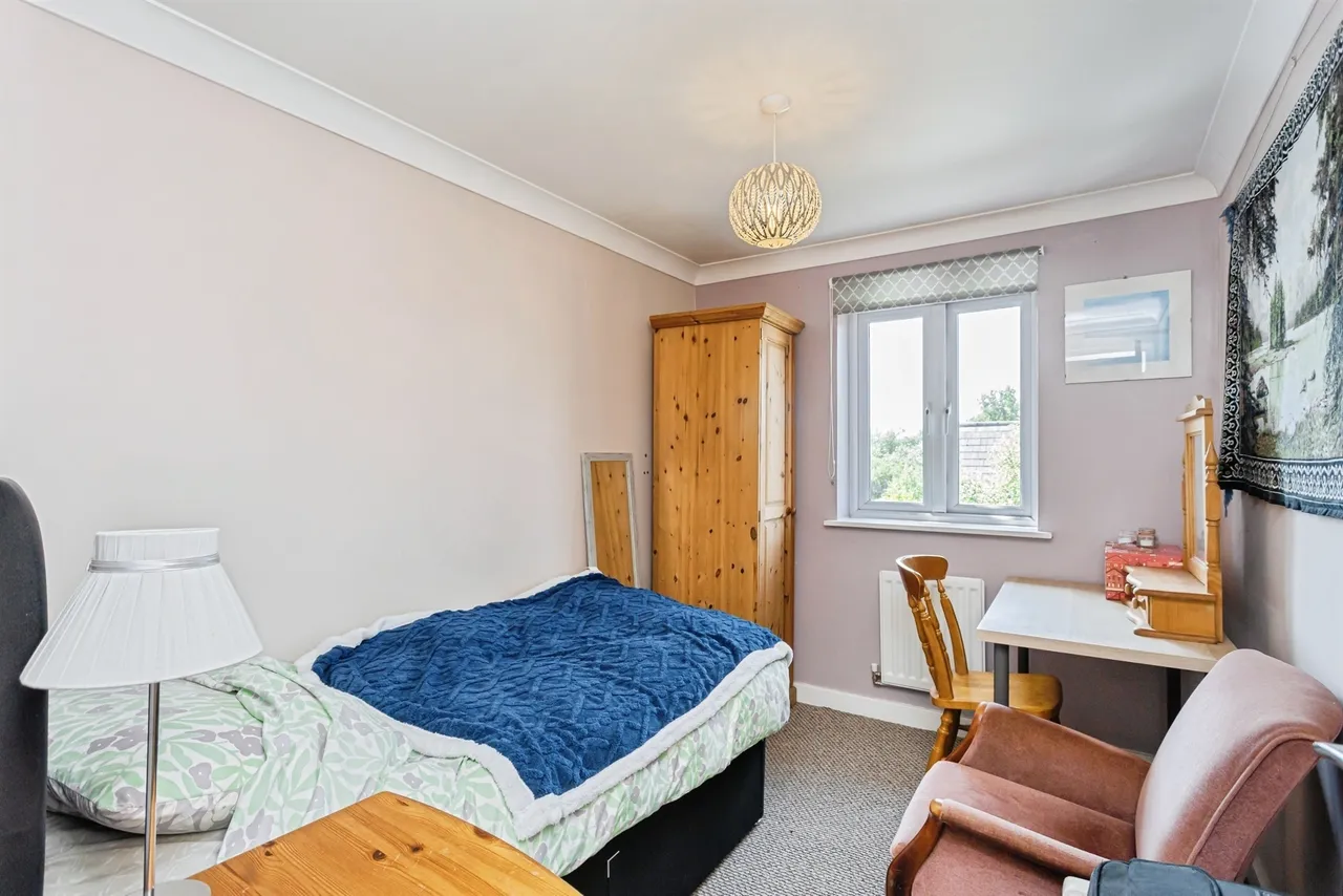 Goldfinch Road, Burgess Hill, photo 8