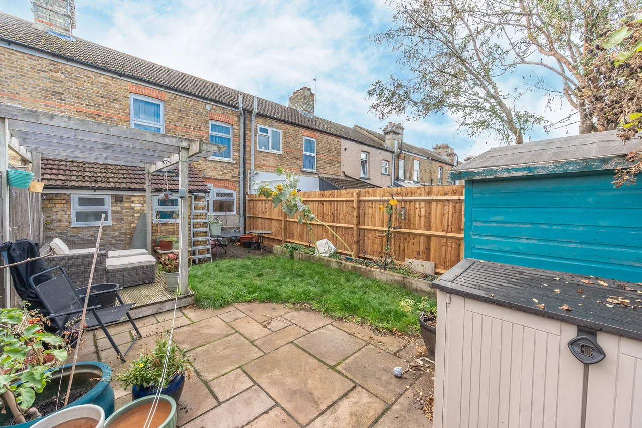 Watford, WD18, photo 17