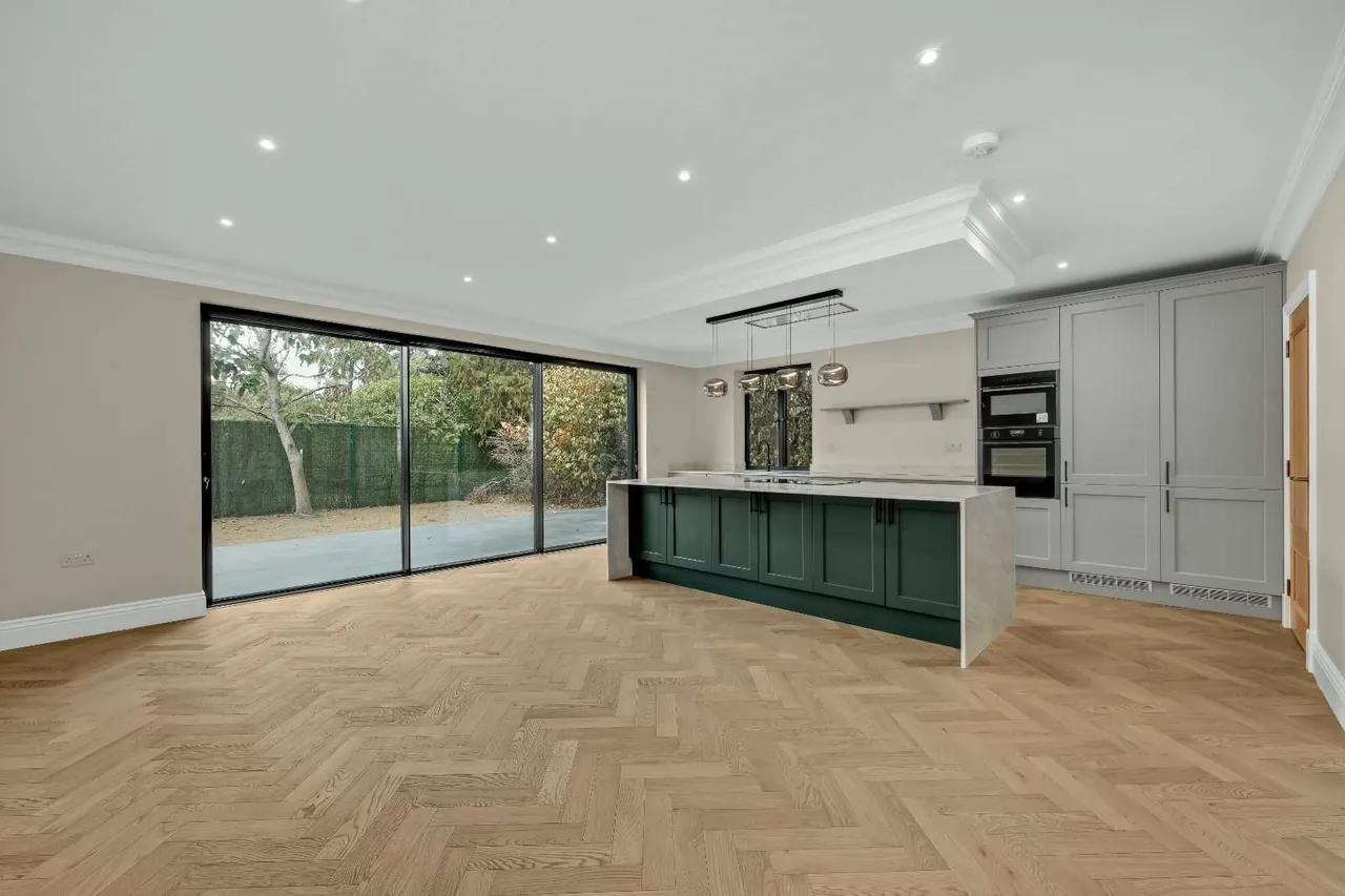 Ashley Road, Walton-on-Thames, KT12, photo 2