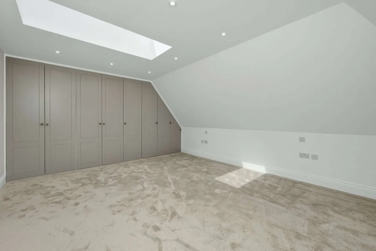 Ashley Road, Walton-on-Thames, KT12, photo 16
