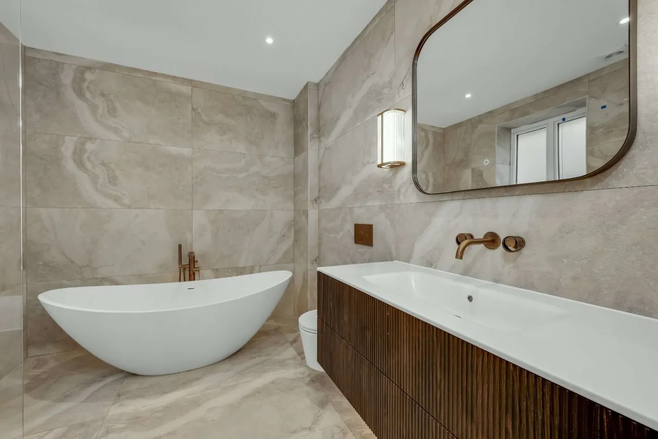Ashley Road, Walton-on-Thames, KT12, photo 13