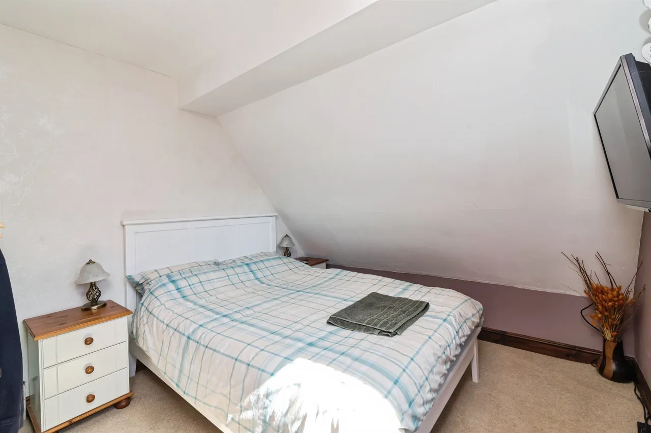 Carlton Road, LOWESTOFT, photo 11