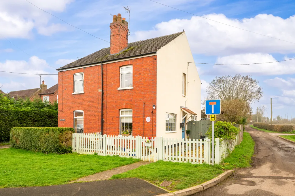 2 bed house for sale, Sykes Lane, Saxilby, LN1