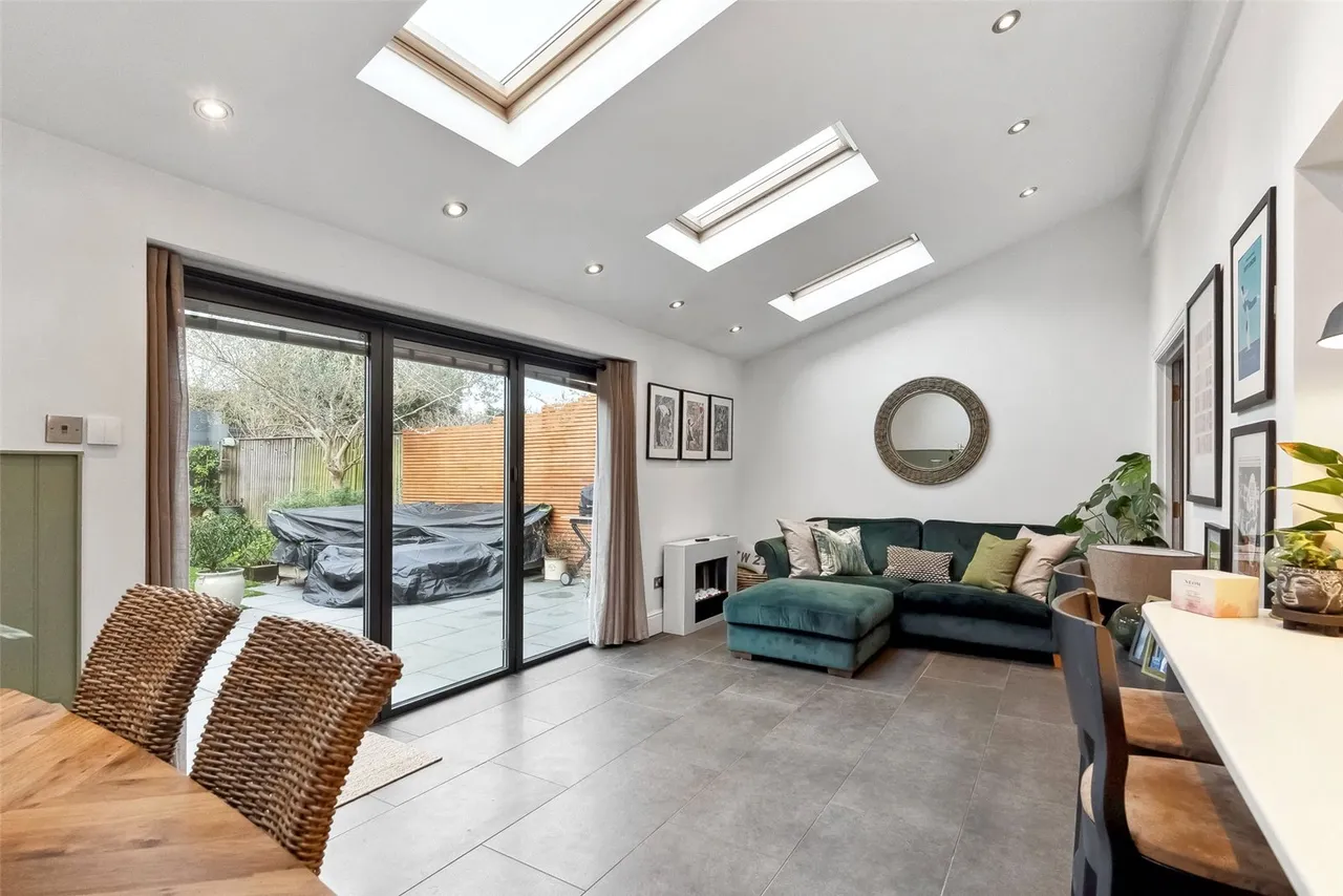 Wellesley Road, Strawberry Hill, Twickenham, TW2 5RR, photo 9