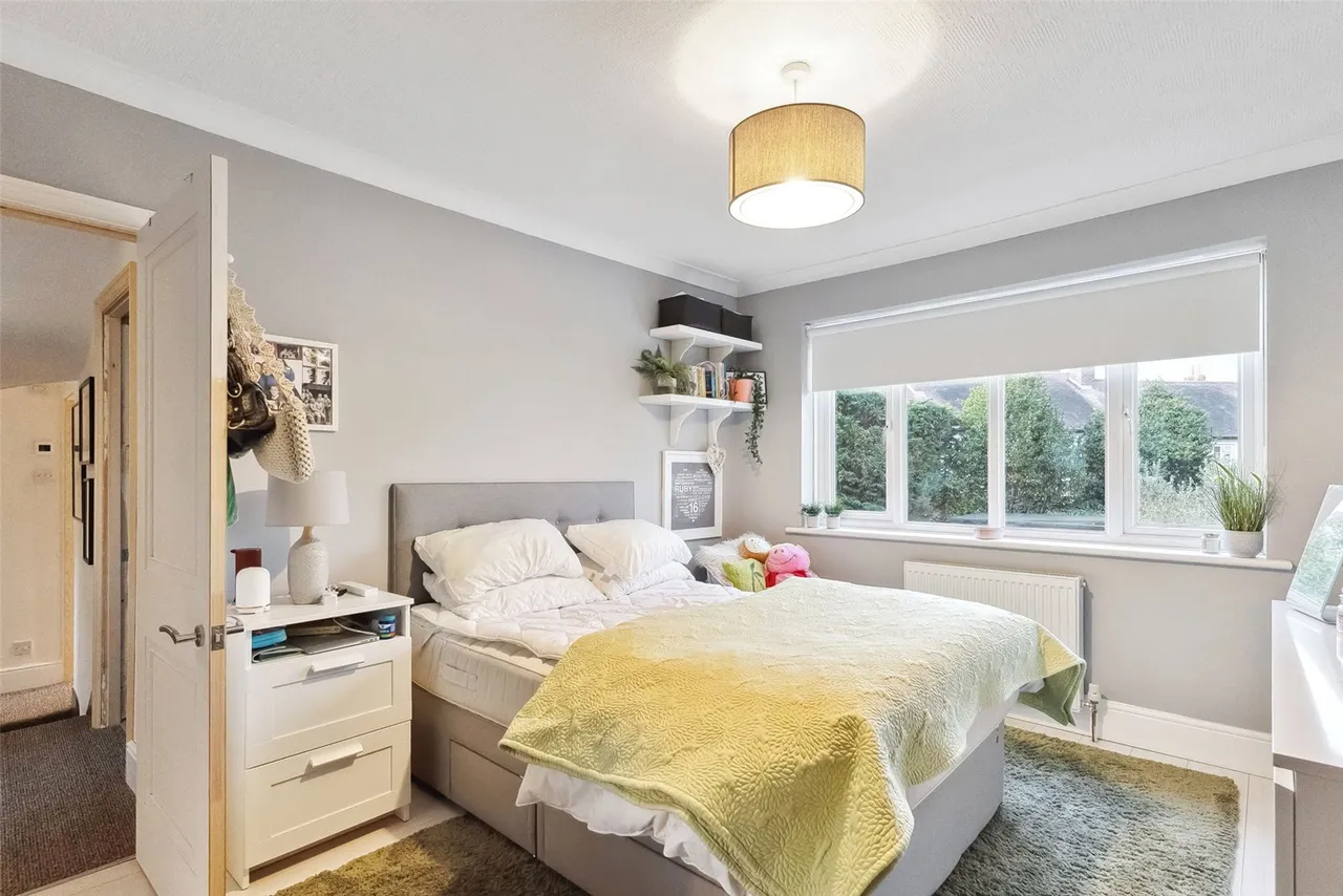 Wellesley Road, Strawberry Hill, Twickenham, TW2 5RR, photo 17