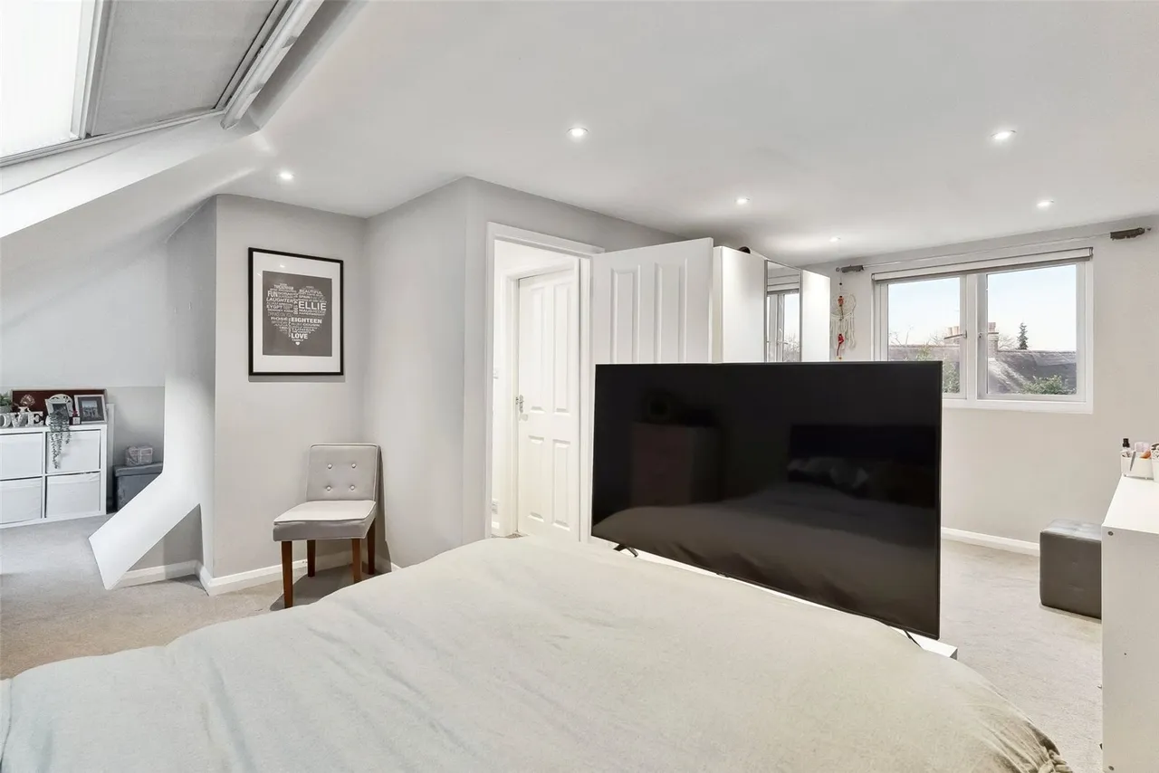 Wellesley Road, Strawberry Hill, Twickenham, TW2 5RR, photo 19