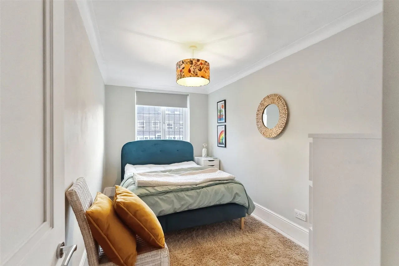 Wellesley Road, Strawberry Hill, Twickenham, TW2 5RR, photo 16