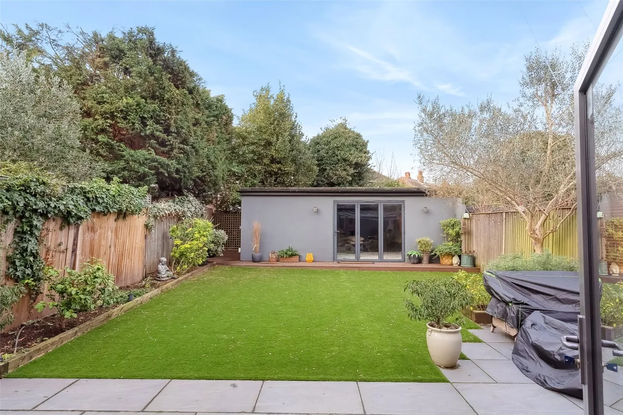 Wellesley Road, Strawberry Hill, Twickenham, TW2 5RR, photo 21