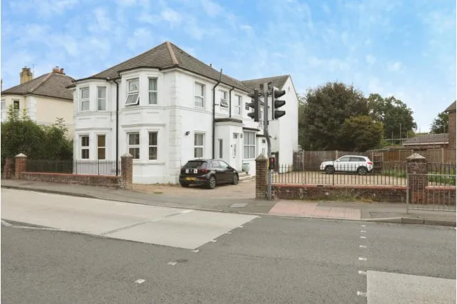 Moat Road, East Grinstead, RH19, photo 19