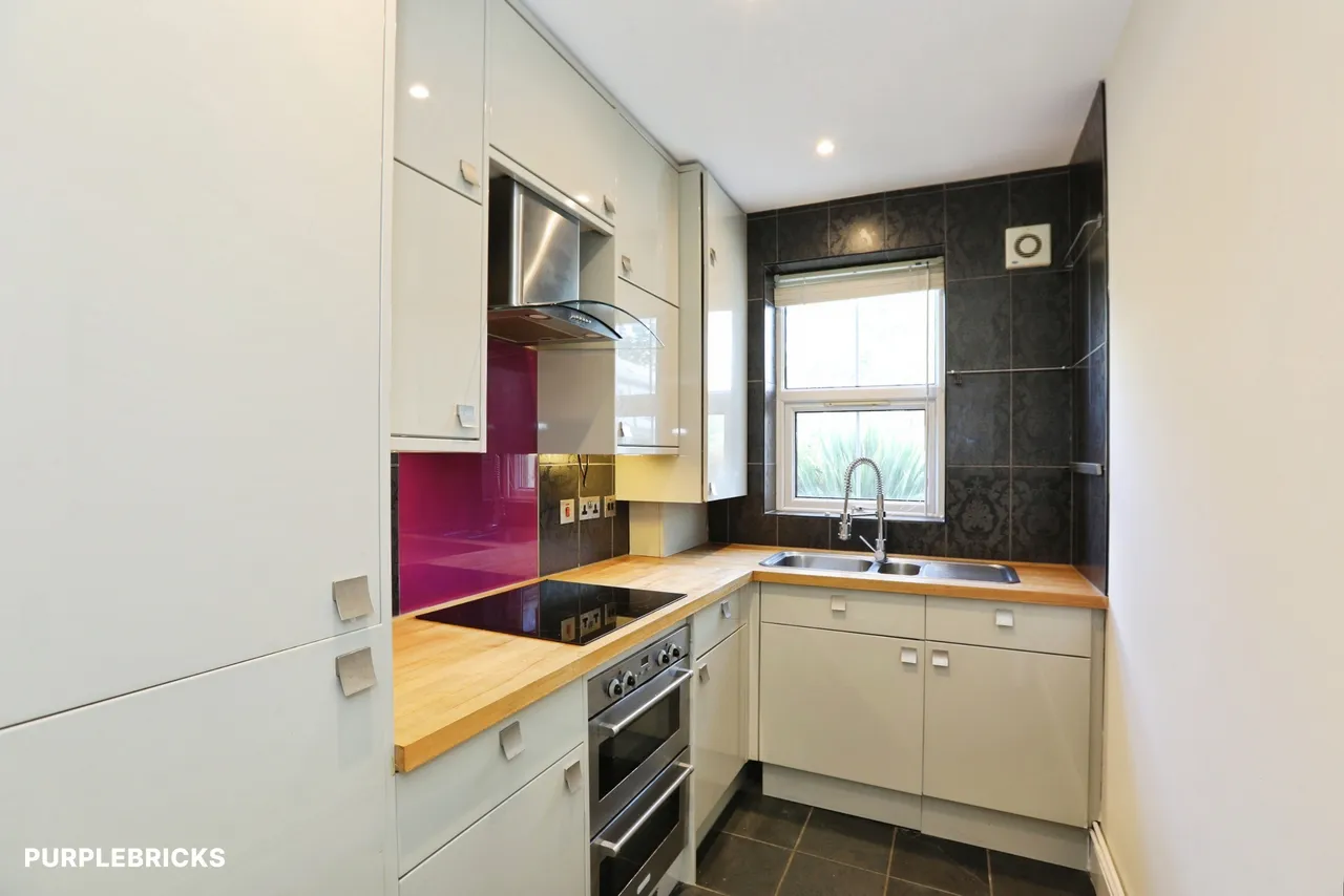 Moat Road, East Grinstead, RH19, photo 2