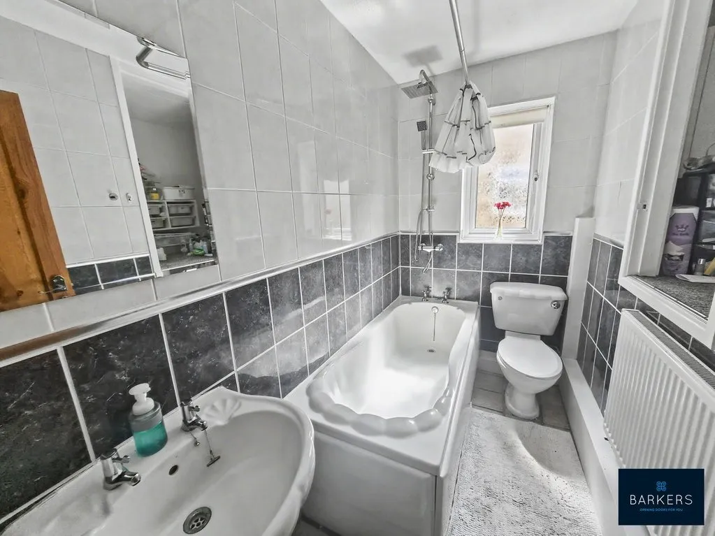 Thorndene Way, Bradford 4 BD4 0SW, photo 9