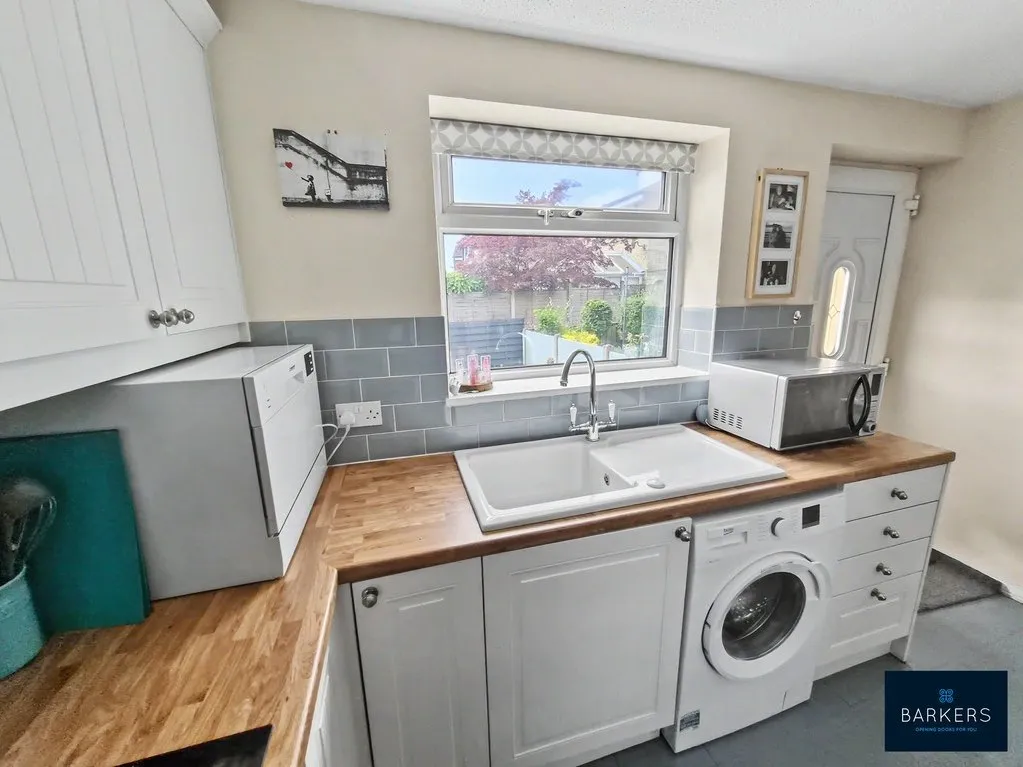 Thorndene Way, Bradford 4 BD4 0SW, photo 4