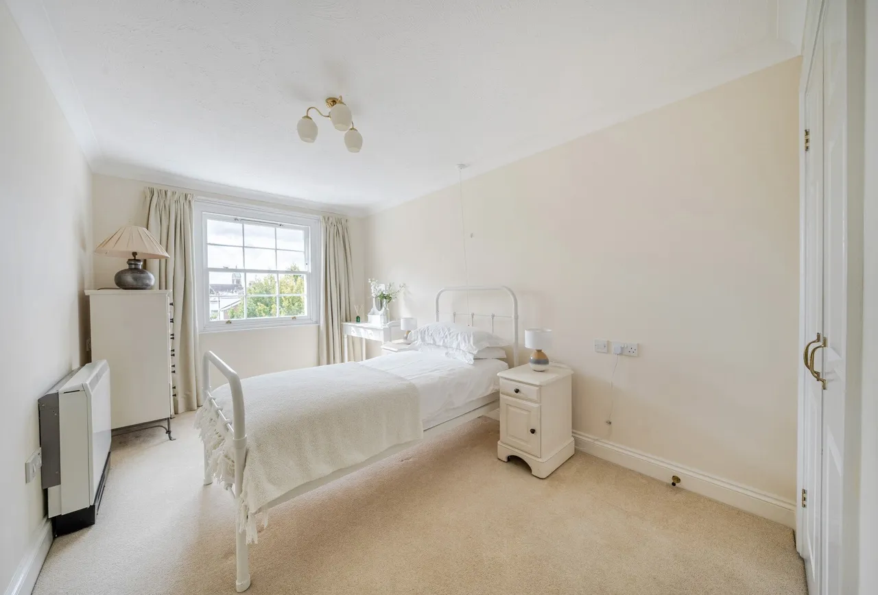 Commercial Street, Cheltenham, GL50 2AJ, photo 3