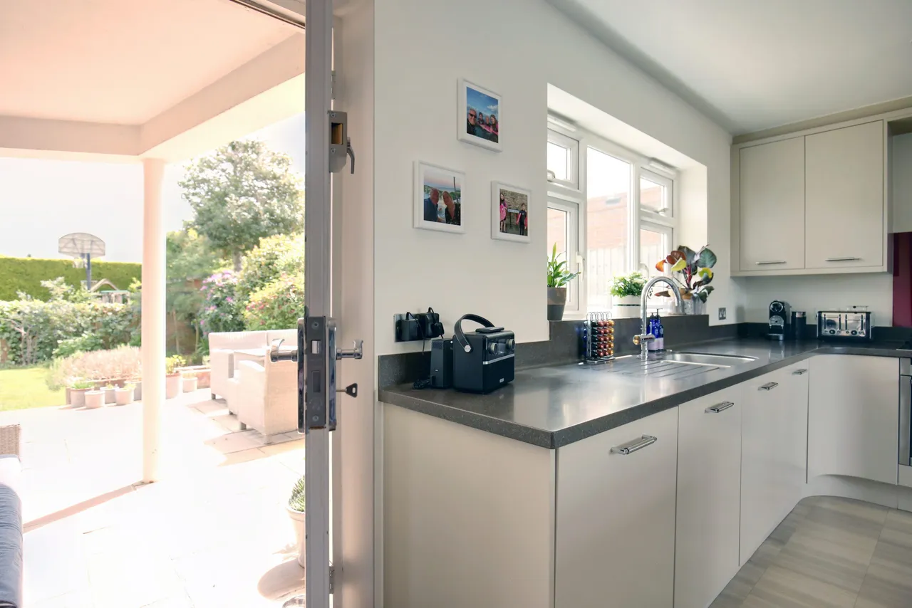 Broadfields, East Molesey, KT8, photo 6