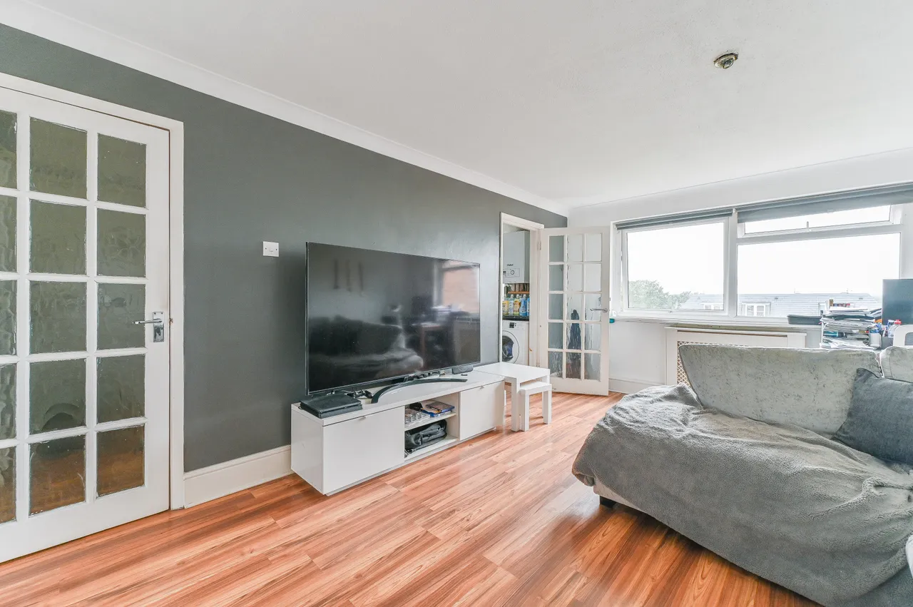 6 Benwick Court, Croydon Road, London, photo 4
