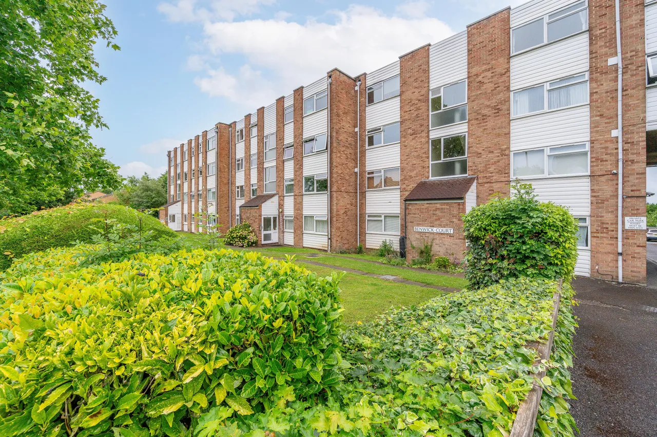 2 bed flat for sale — 6 Benwick Court, Croydon Road, London