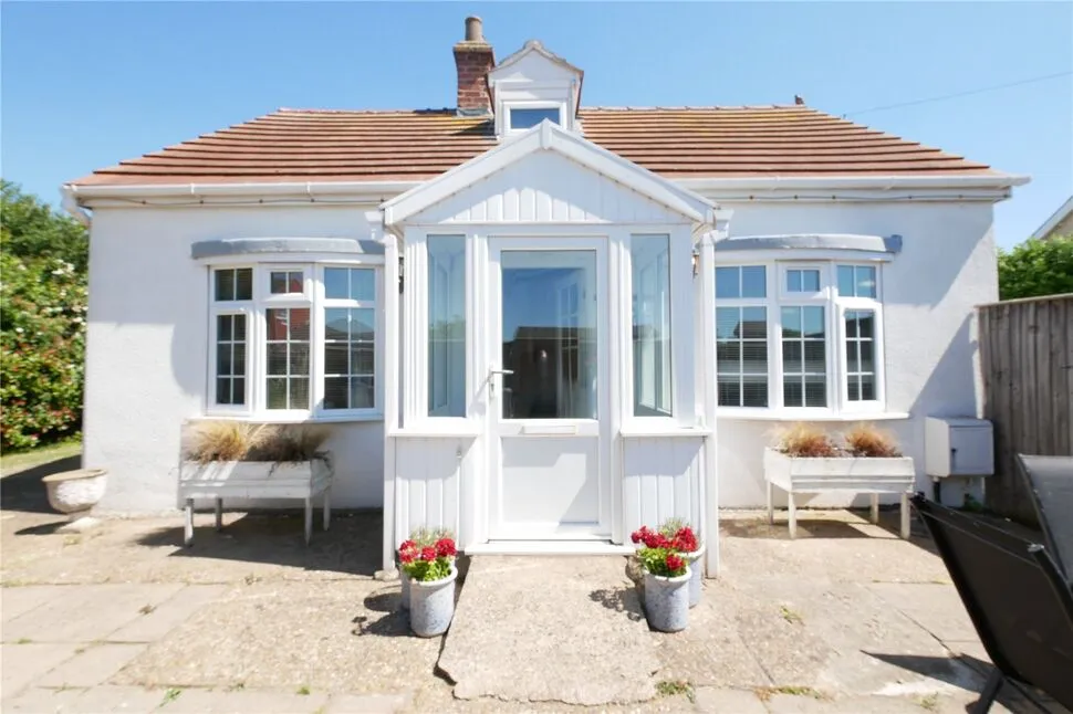 2 bed house for sale — Broadway, Sutton-on-Sea, Lincolnshire, LN12