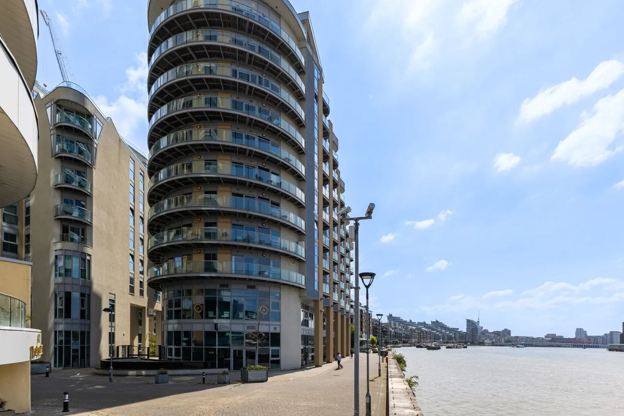 Vicentia Court, Bridges Court Road, Battersea, SW11 3GY, photo 2