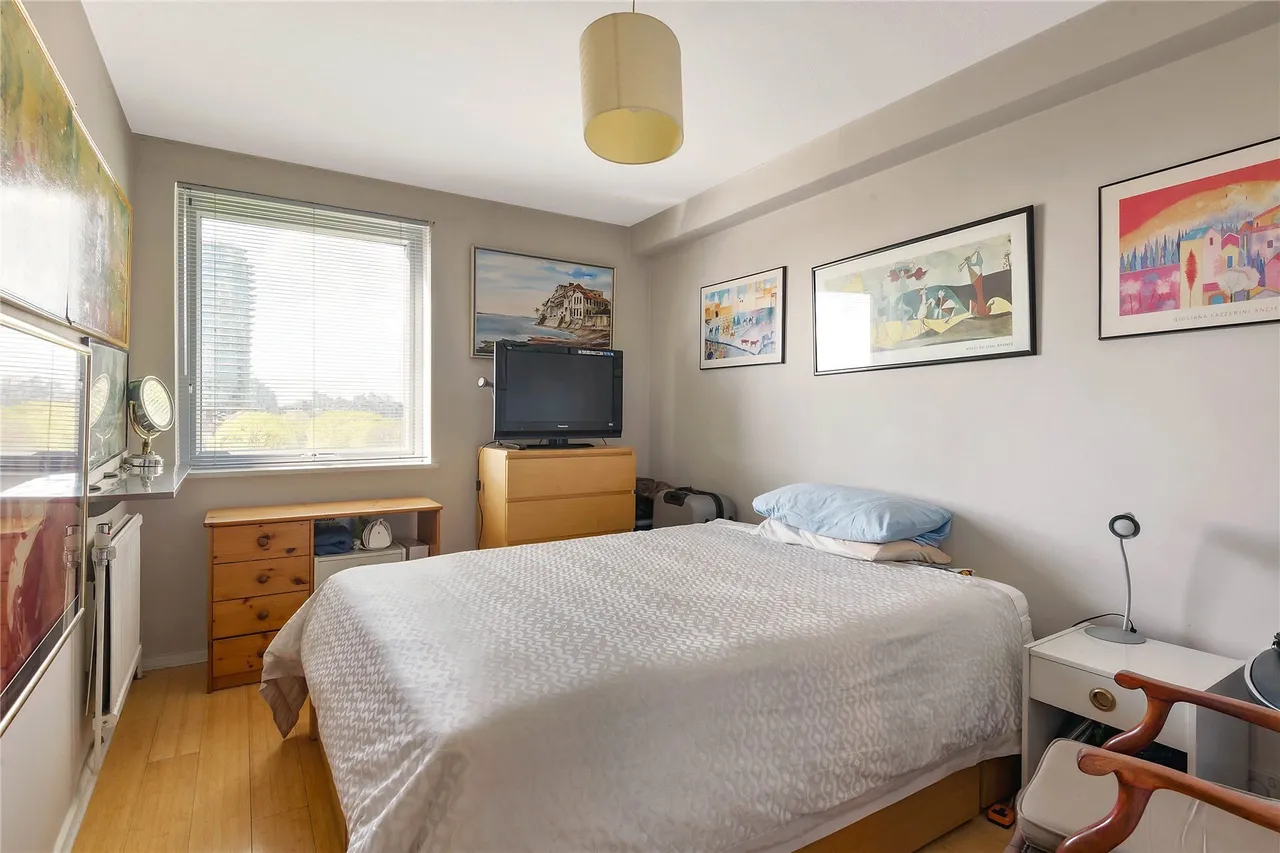 Valiant House, Vicarage Crescent, London, SW11, photo 9