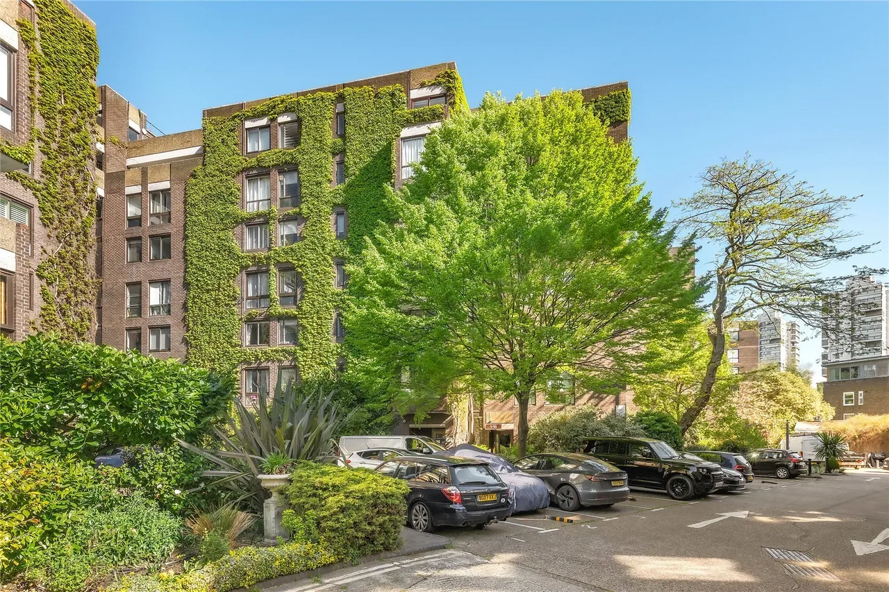 Valiant House, Vicarage Crescent, London, SW11, photo 4