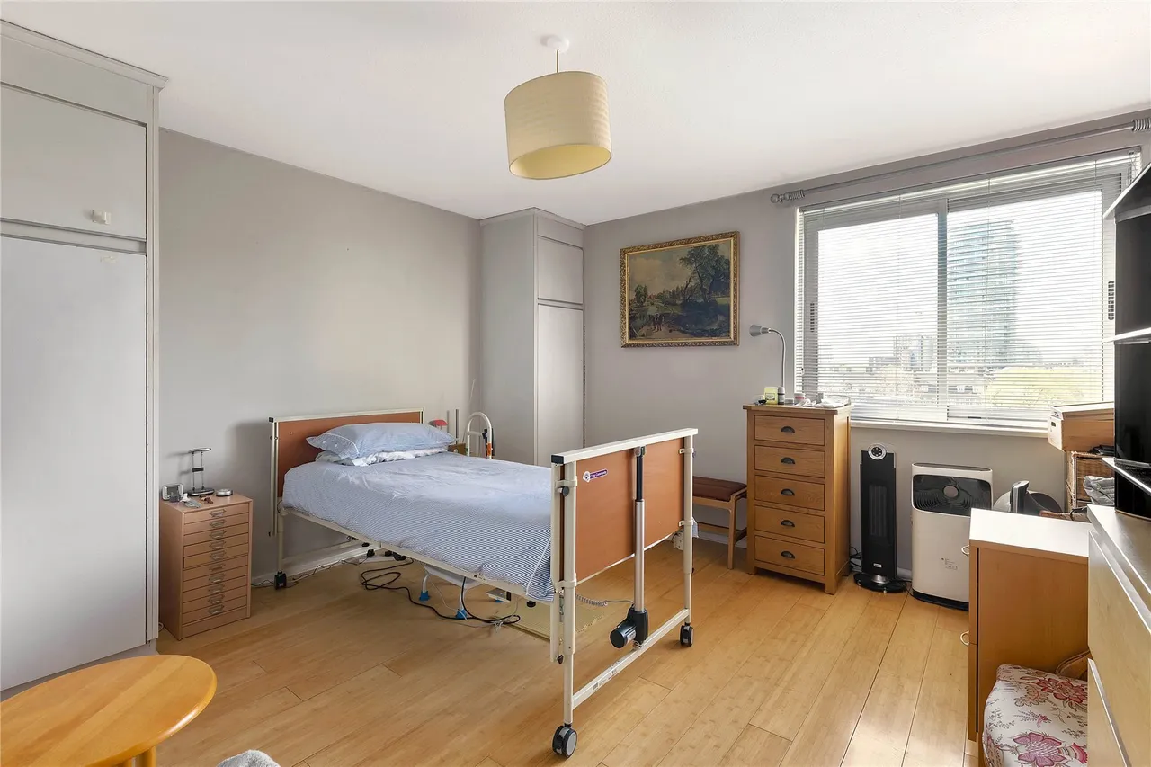 Valiant House, Vicarage Crescent, London, SW11, photo 10