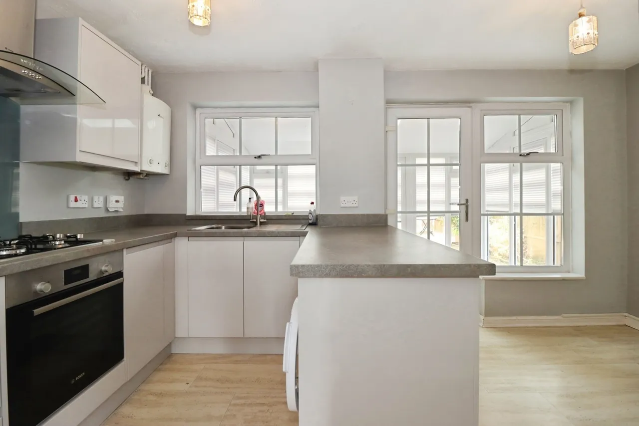 Shackleton Avenue, Yate, Bristol, Gloucestershire, BS37, photo 2