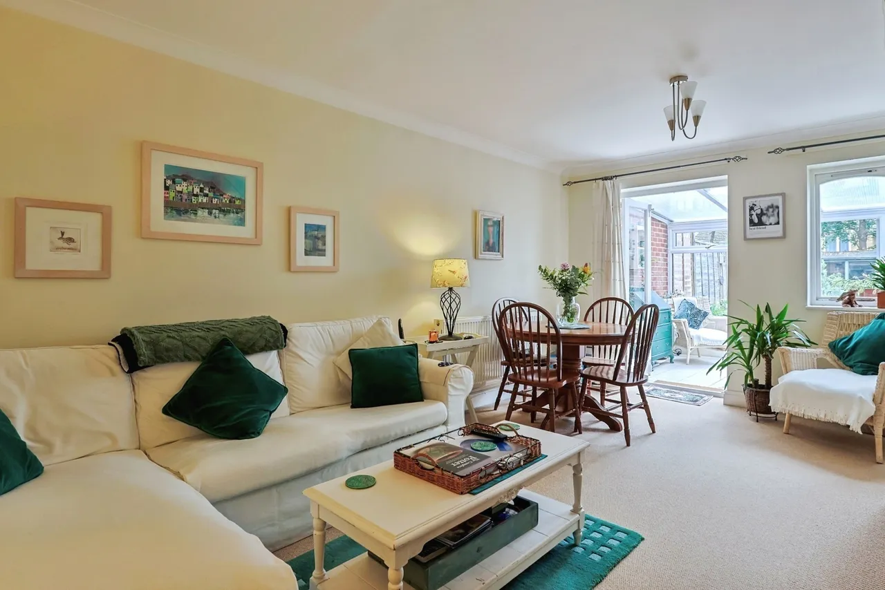 Willwood Close, Canford Heath, BH17, photo 2
