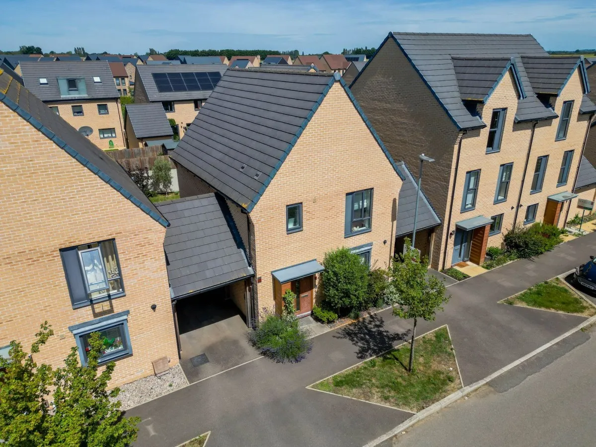 3 bed house for sale, Heron Road, Northstowe, CB24