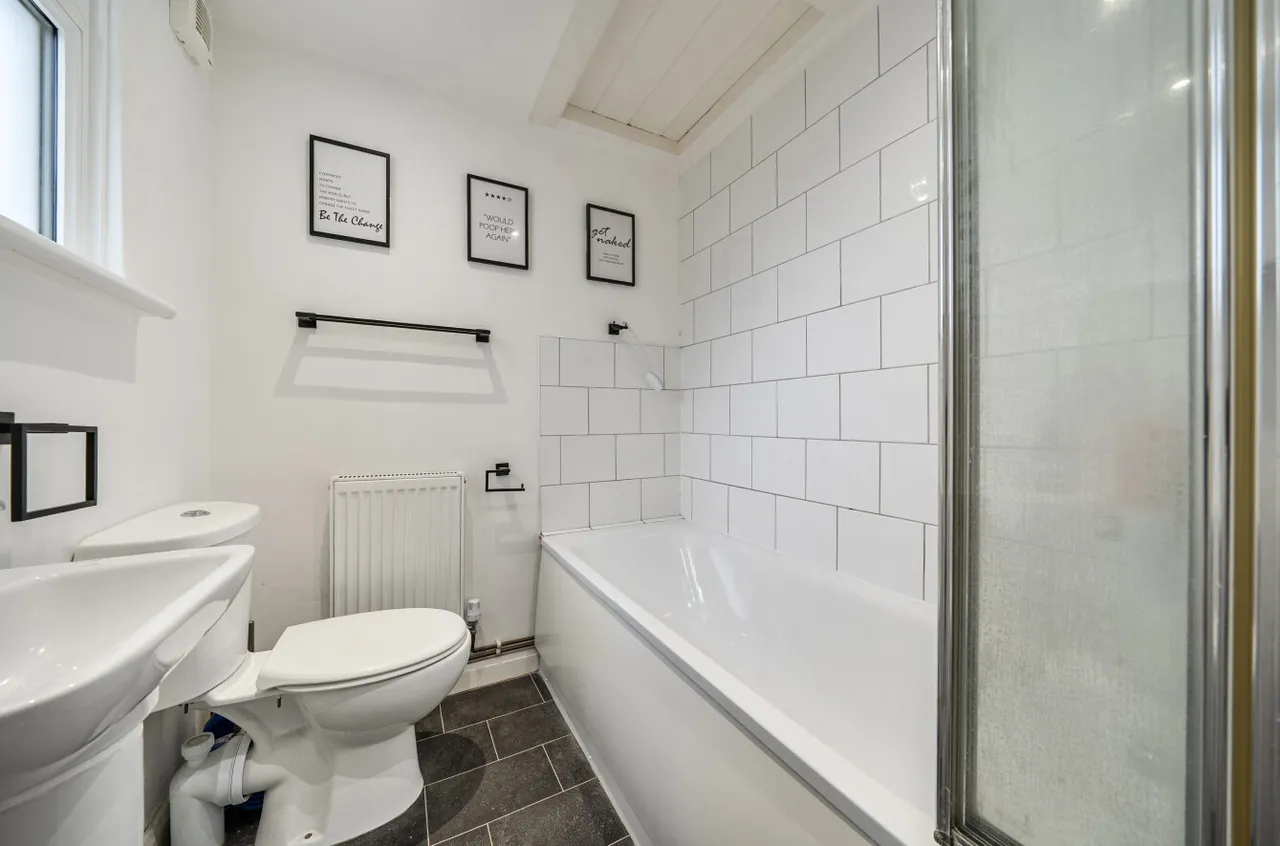 Eglinton Road, Swanscombe, DA10, photo 15