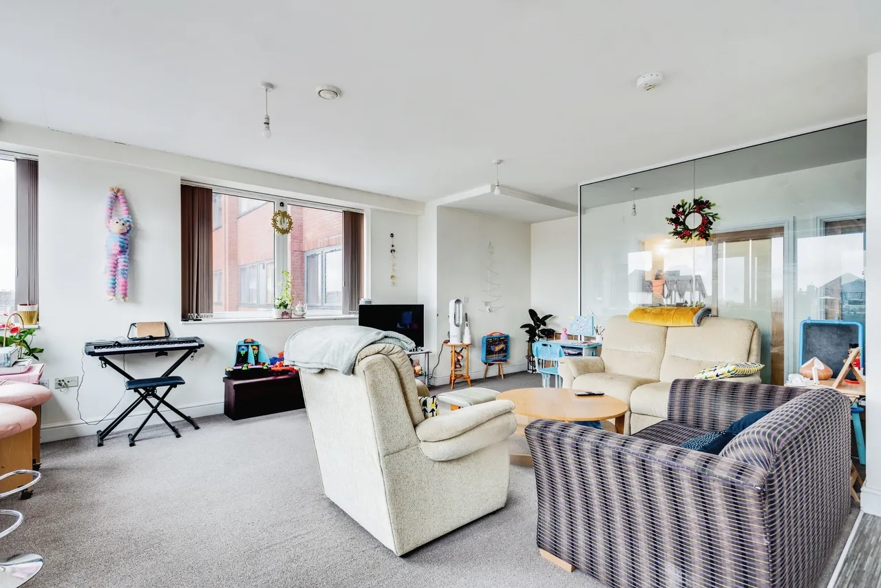 Farnsby Street, Swindon, Wiltshire, SN1, photo 5