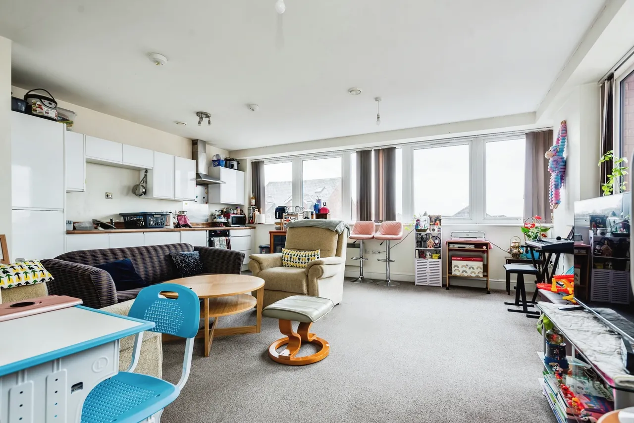 Farnsby Street, Swindon, Wiltshire, SN1, photo 4