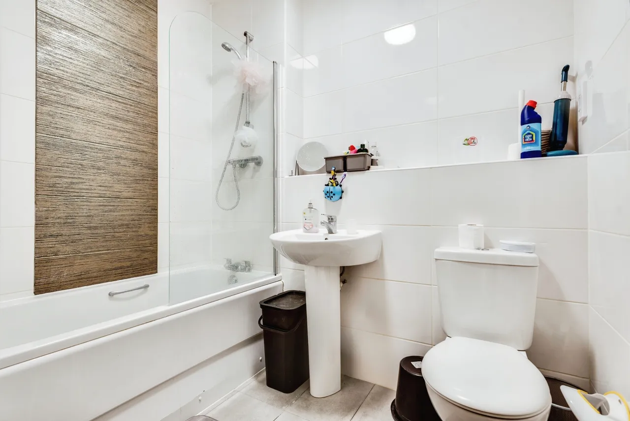 Farnsby Street, Swindon, Wiltshire, SN1, photo 7