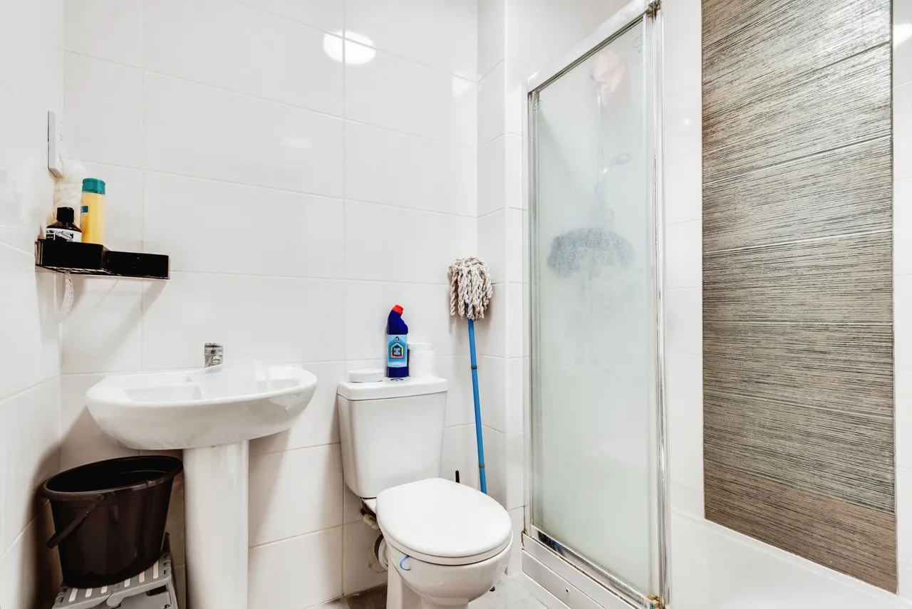 Farnsby Street, Swindon, Wiltshire, SN1, photo 12