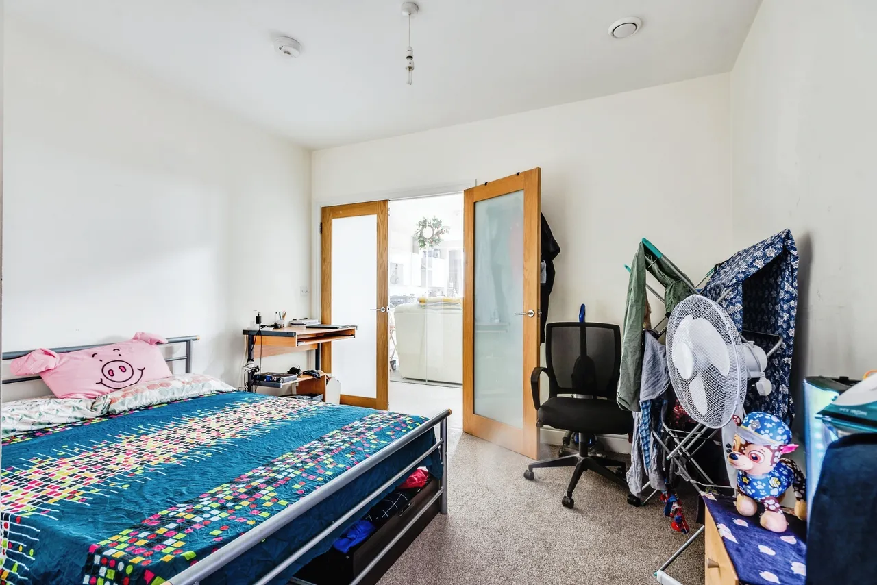 Farnsby Street, Swindon, Wiltshire, SN1, photo 9