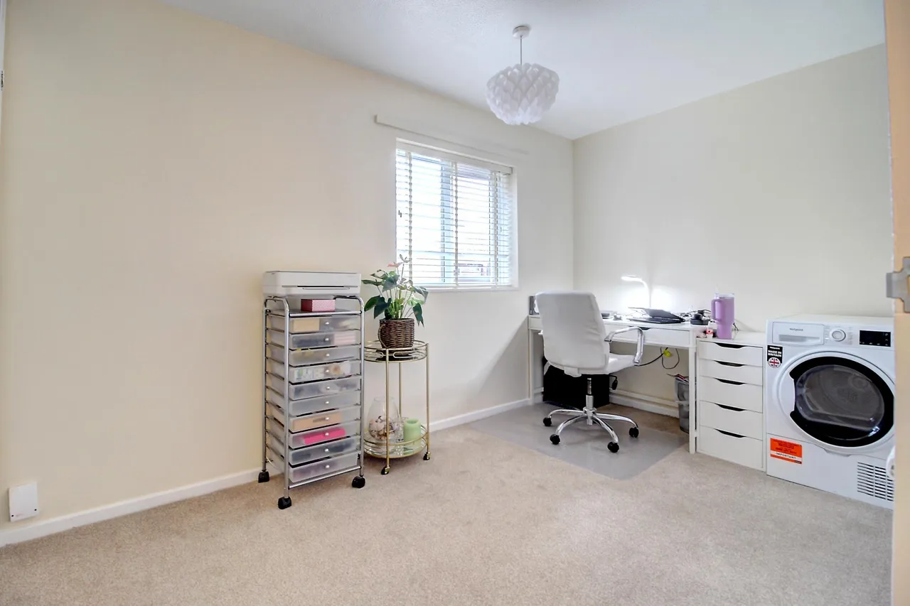 Barry Way, Basingstoke, RG22, photo 8