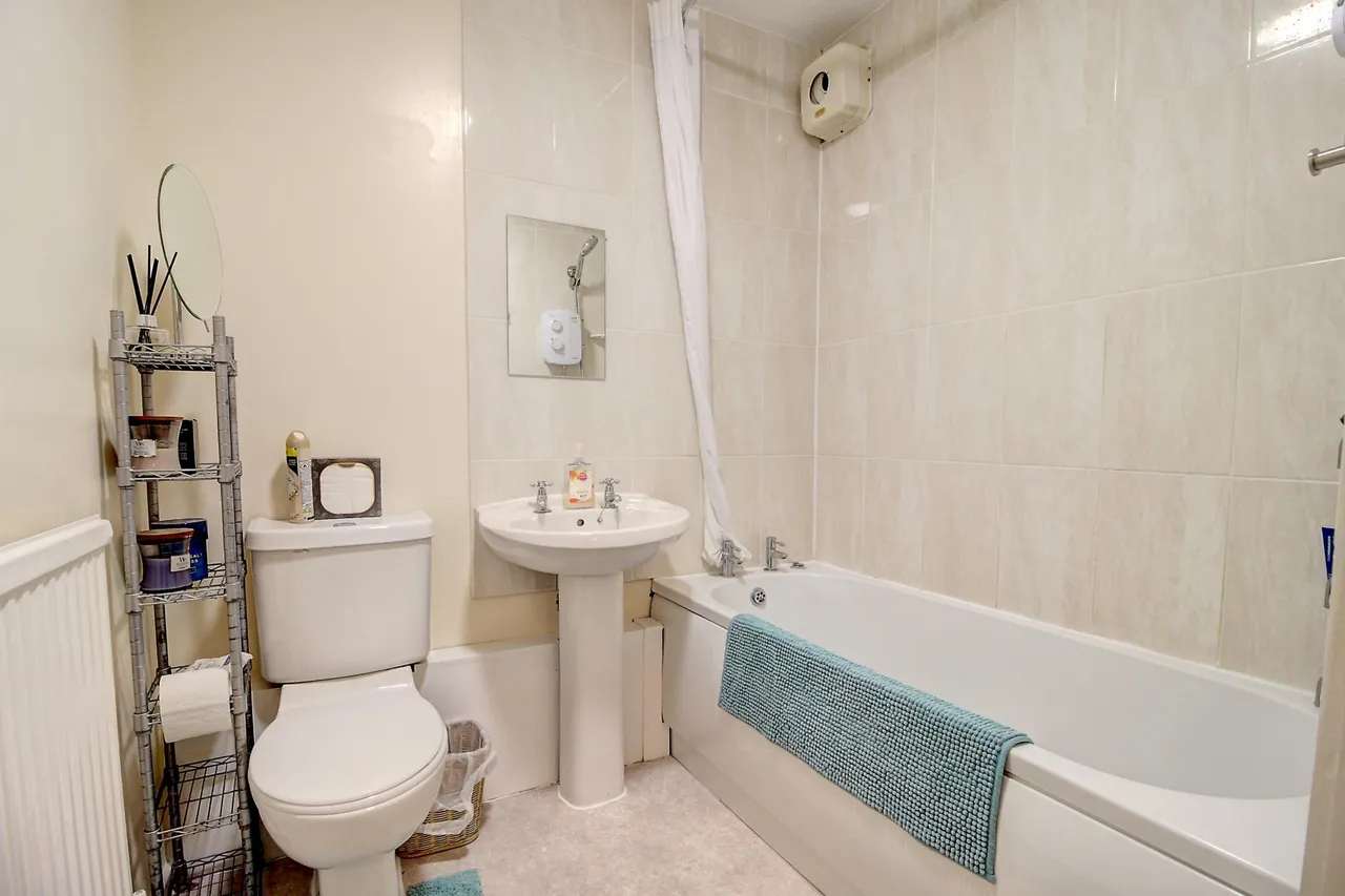 Barry Way, Basingstoke, RG22, photo 10