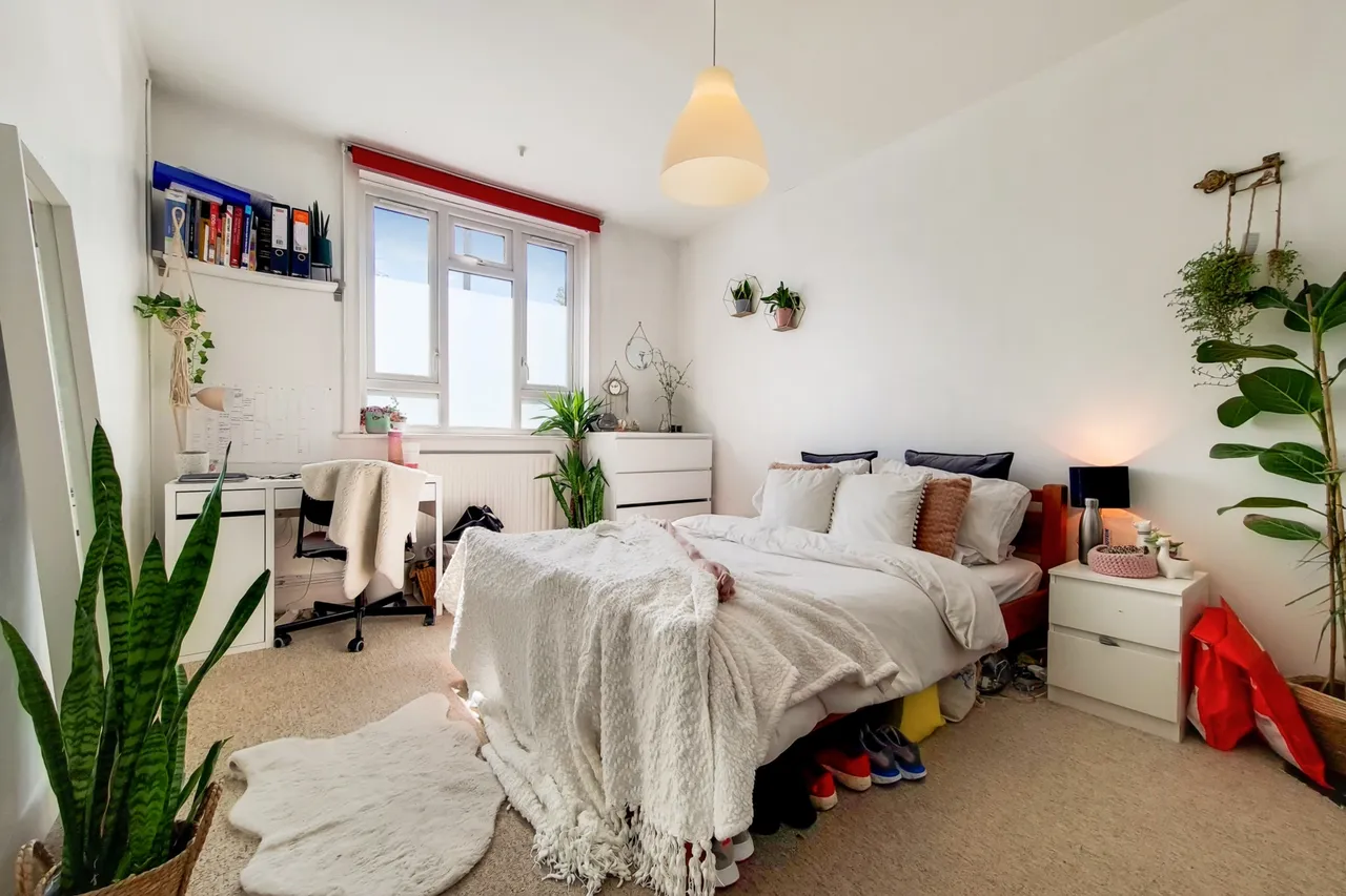 2 bed flat to rent — Blackshaw Road, London, SW17 0BS