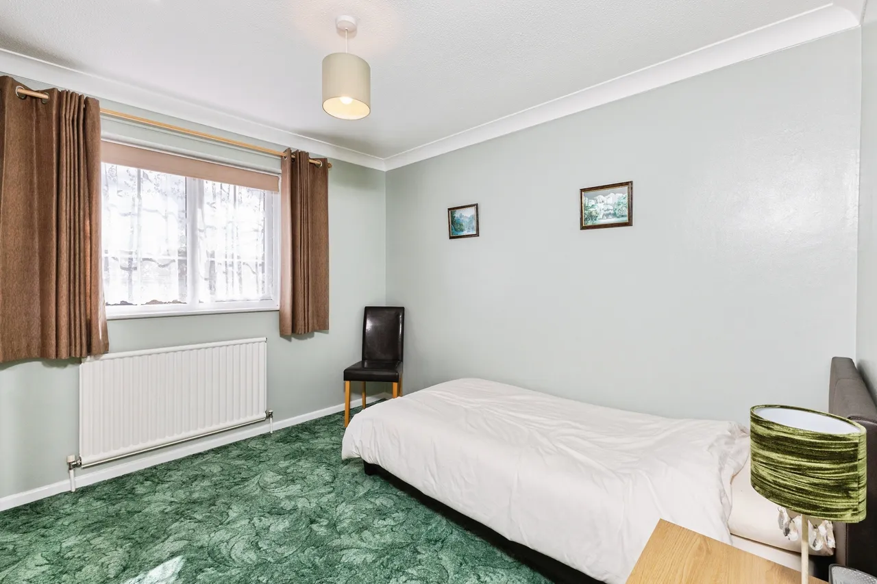 Launceston Avenue, Reading, RG4, photo 14