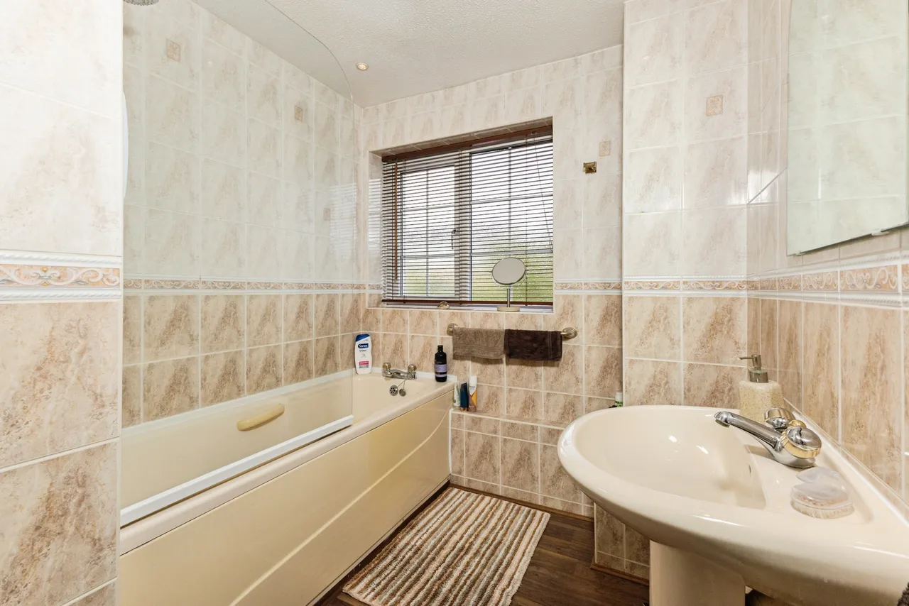 Launceston Avenue, Reading, RG4, photo 16
