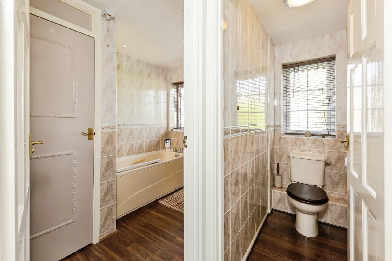 Launceston Avenue, Reading, RG4, photo 15