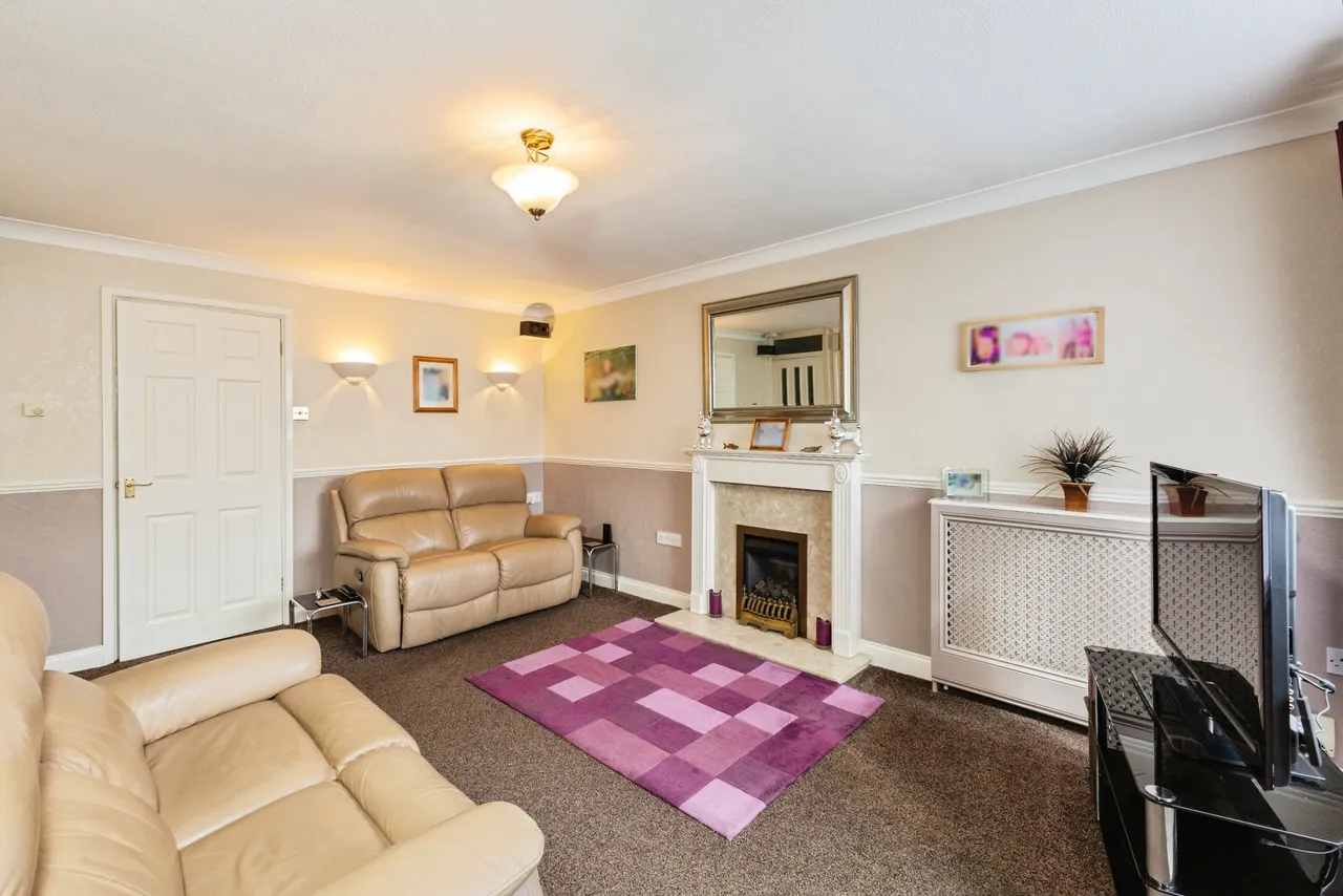 Launceston Avenue, Reading, RG4, photo 3